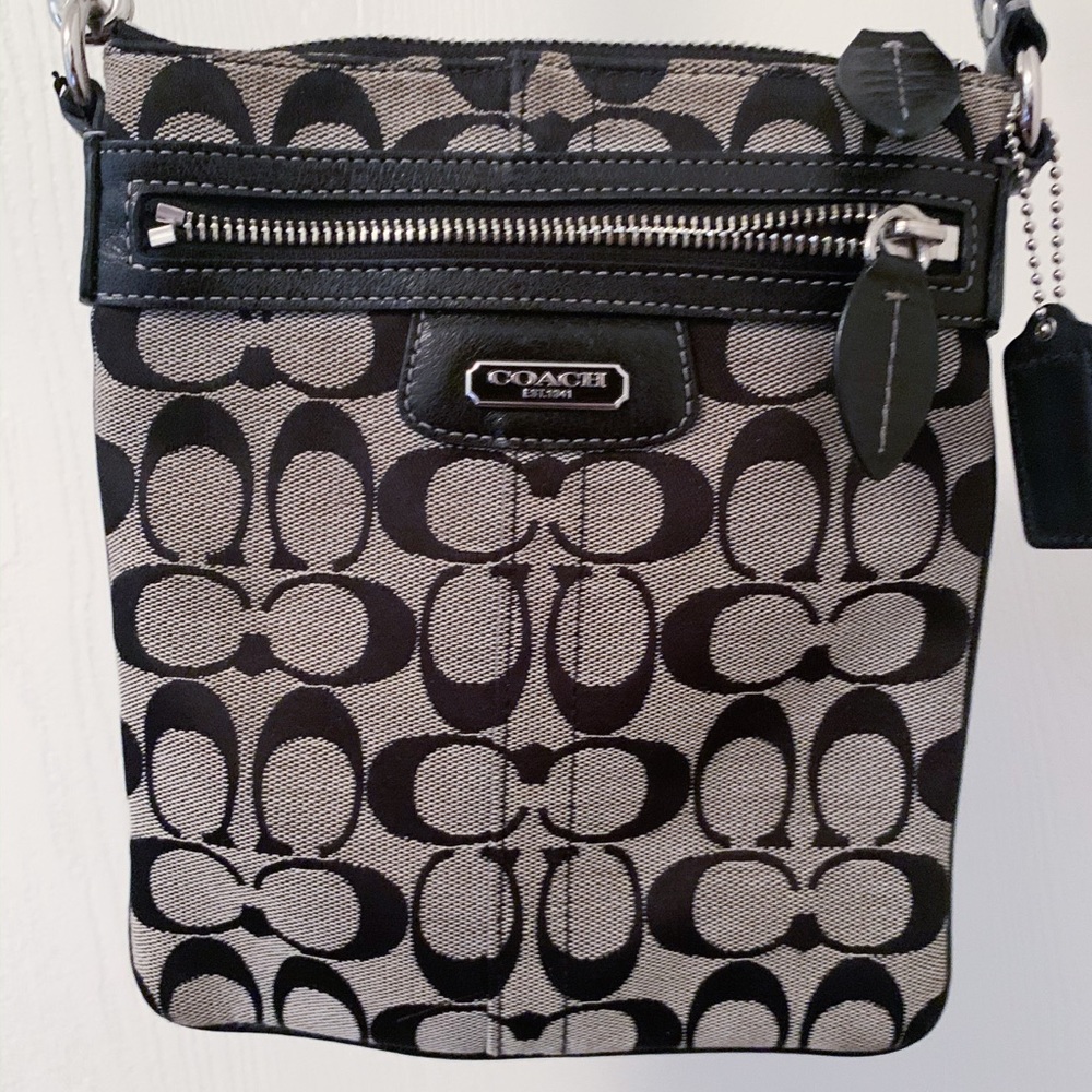 COACH Messenger Crossbody 👜